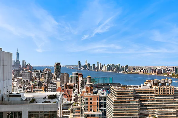 Rented by Douglas Elliman | media 16