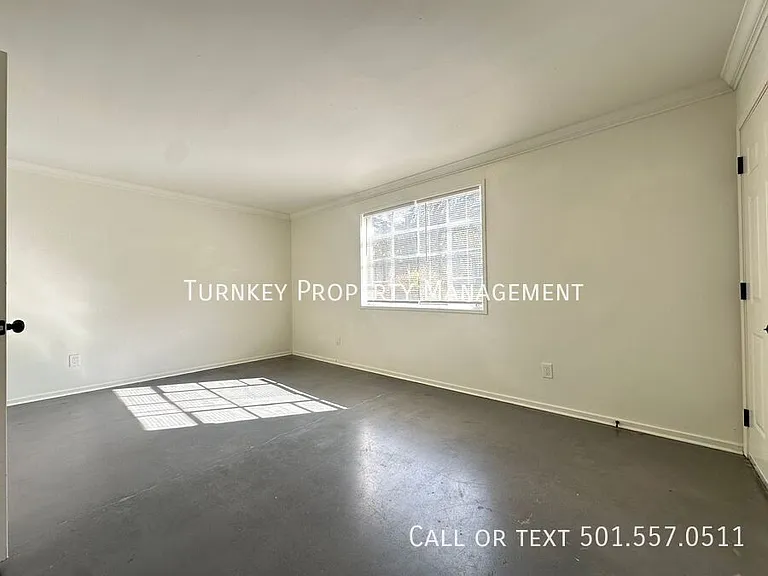 608 E 7th St — Photo 4