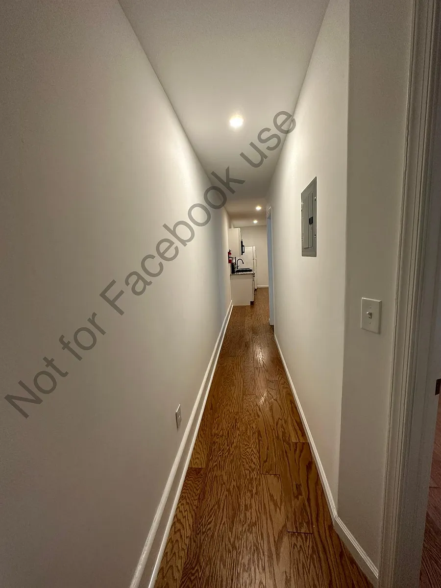 Building Photo - 245 S 10th St #1R