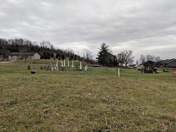 4th image of 18473 Whispering Woods Dr