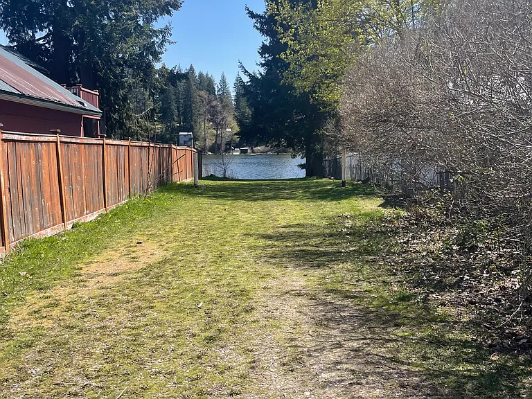 Deeded lake access - With small boat launch