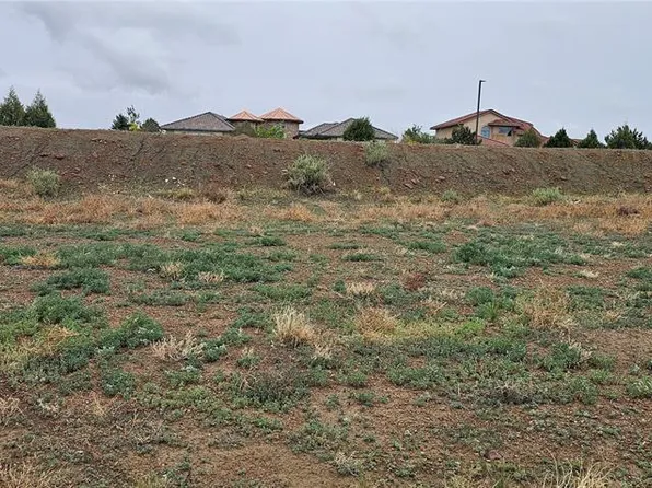 10 Walking Stick Blvd, Pueblo, CO 81001