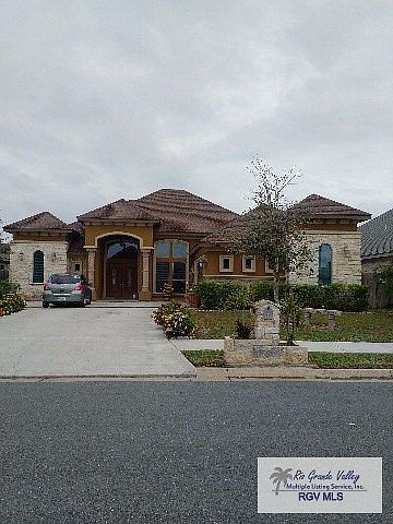 1st image of 7098 Chestnut Oak Ln
