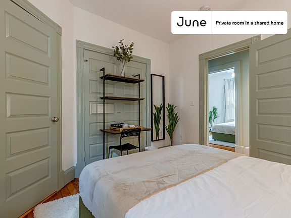 3rd image of 15 Romsey St #B
