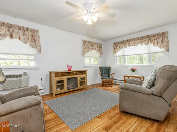9D Lexington Drive, Whiting, NJ 08759