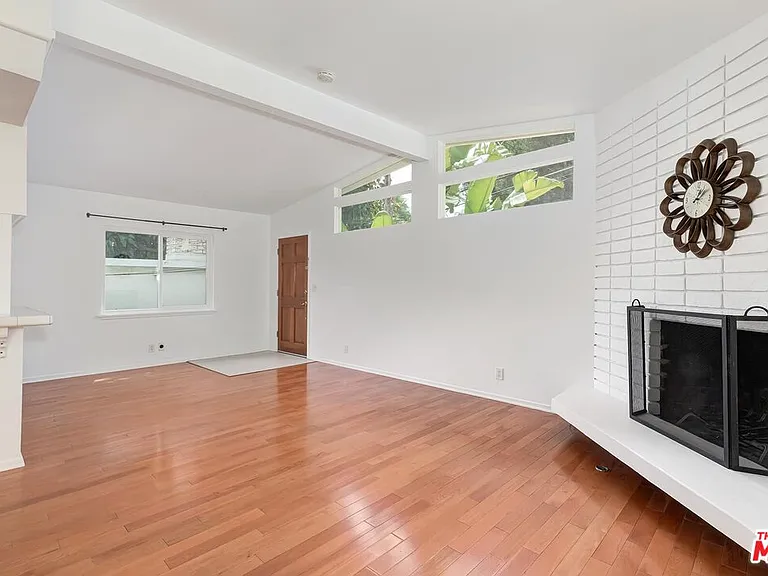 8531 Walnut Dr — Photo 2