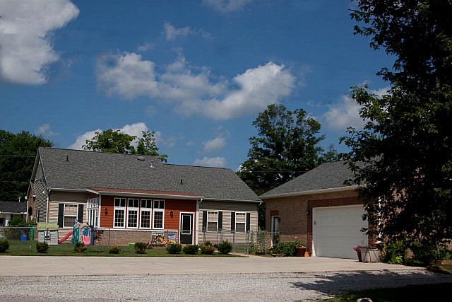 2nd image of 446 Reed Ave