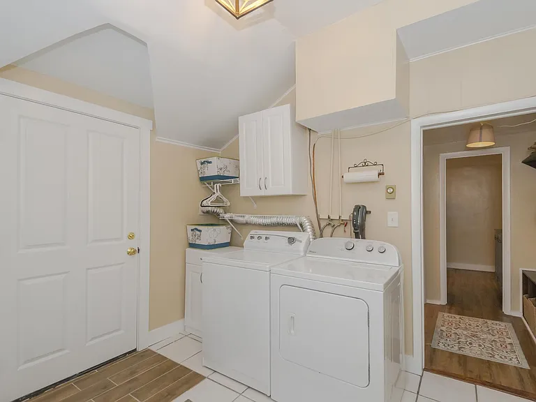 410 Main St — Photo 19