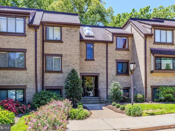 1643 Parkcrest Cir, Reston, VA 20190