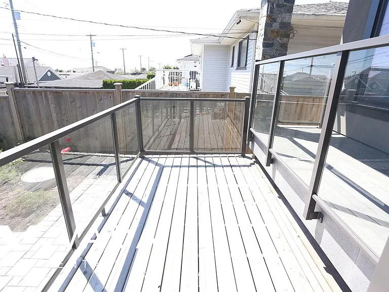 1686 E 56th Ave — Photo 21