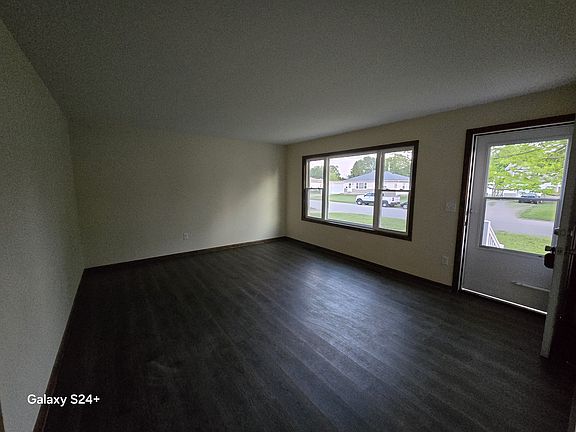 3rd image of 220 Lewis Rd