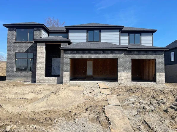 50506 Mistwood Dr, Macomb, MI 48042