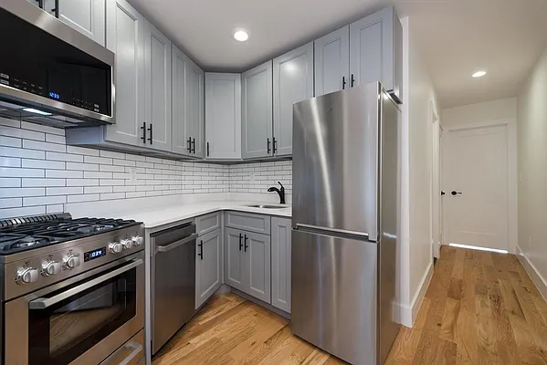 Rented by REAL New York | media 7