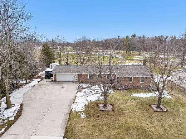 4980 Caledonia Dr, New Franken, WI 54229