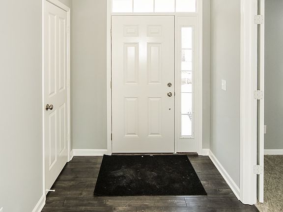 3rd image of 2441 Southward Dr