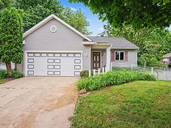 2922 Riley Ridge Rd, Holland, MI 49424