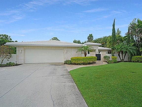 2nd image of 309 Cavallini Dr