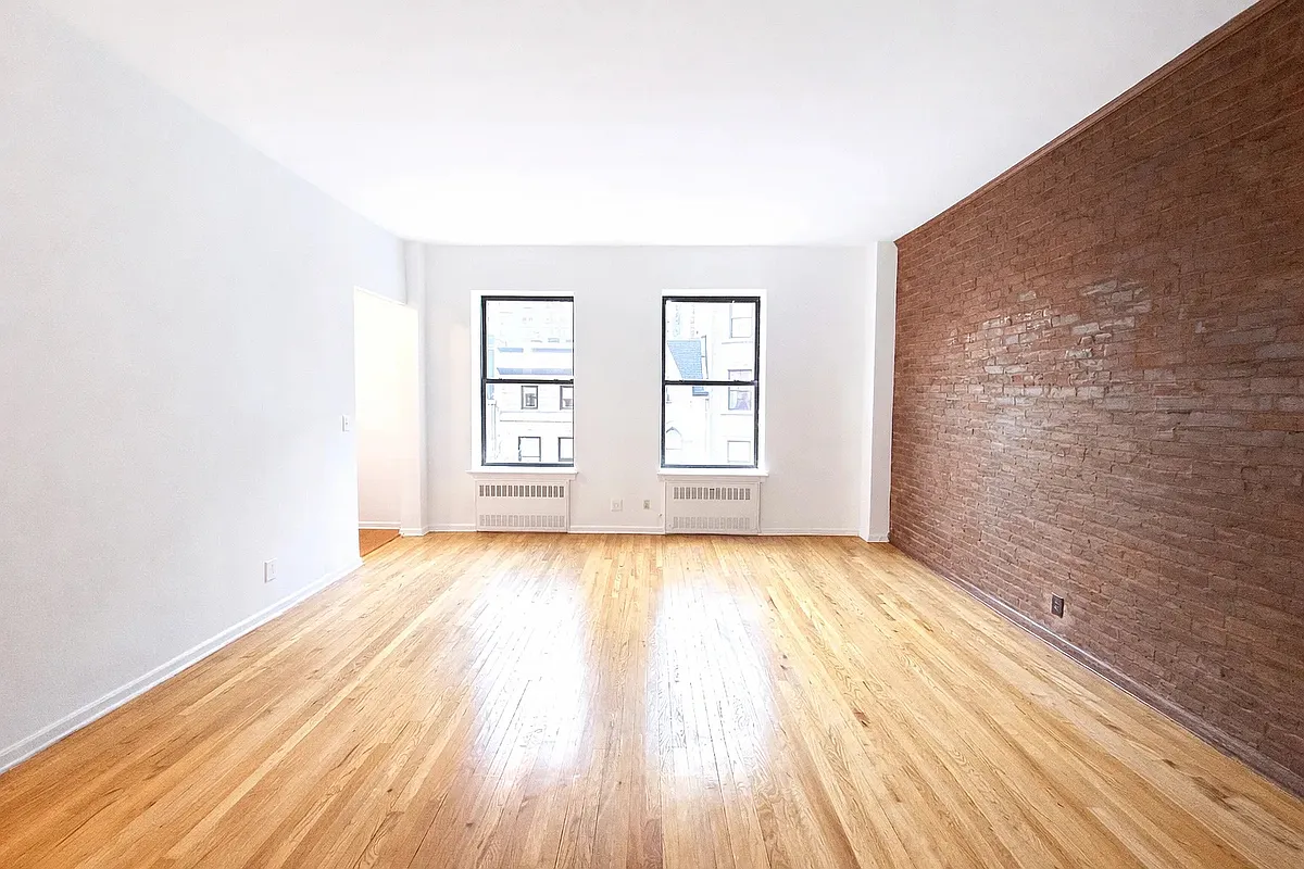 Building Photo - 306 W 80th St #3A