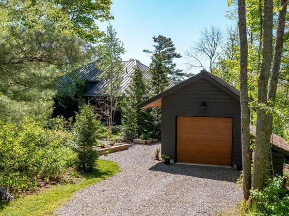 7 Rice St, Seguin, ON P0C 1J0