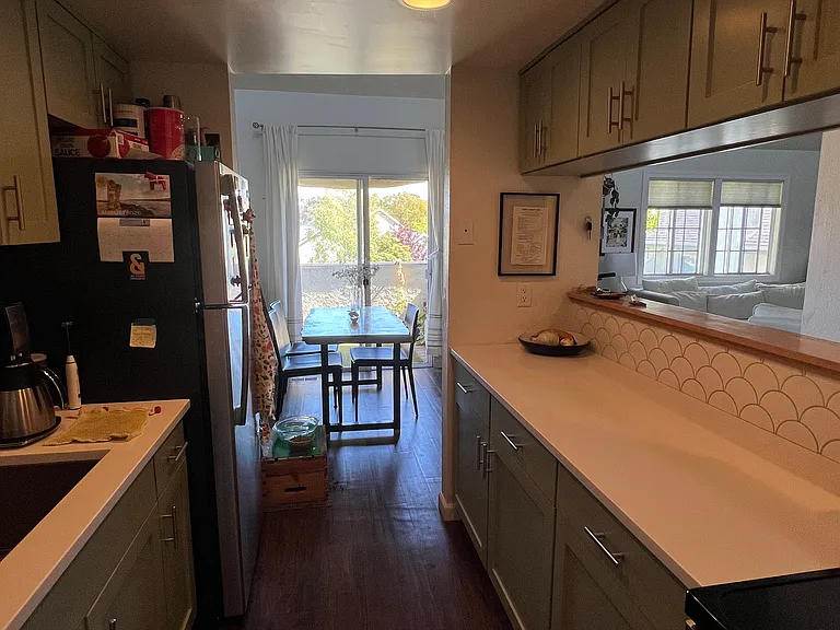 1035 Southwood Dr #J — Photo 22