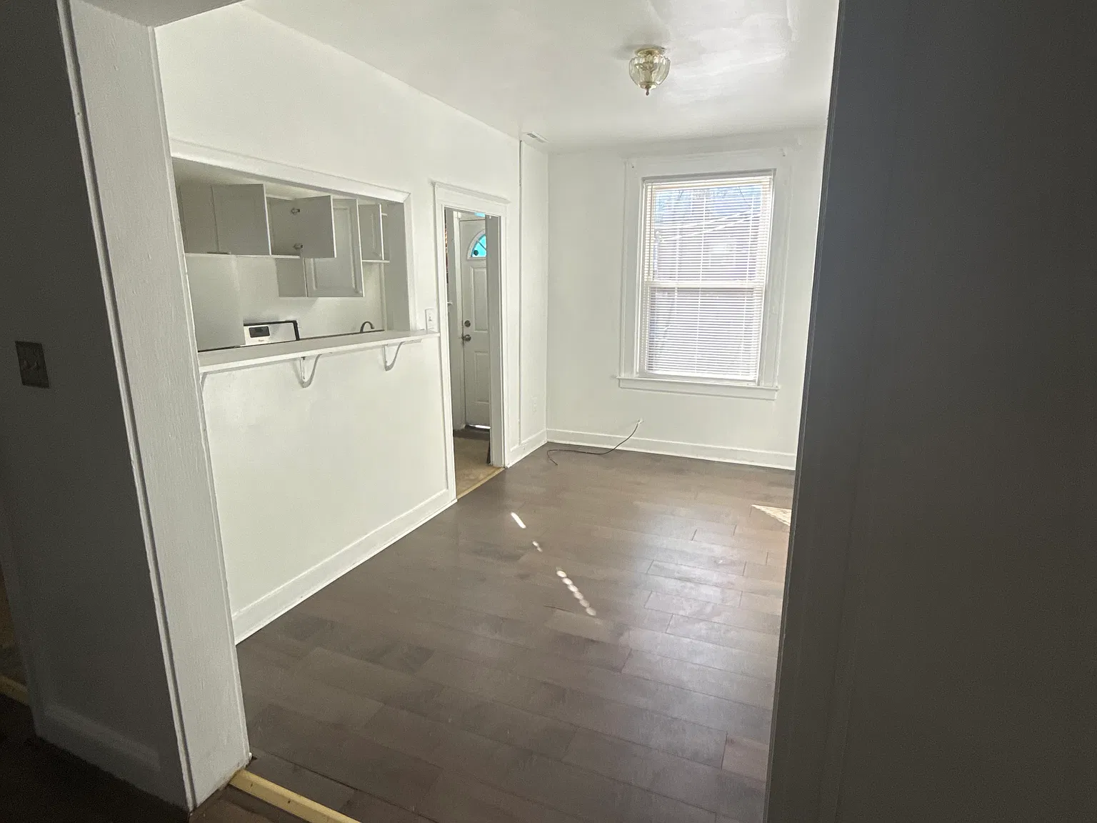 2 bed, 896 sqft, $1,400 — Photo 4