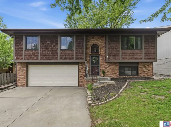 7341 Knox Ct, Lincoln, NE 68507