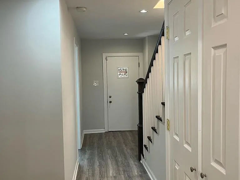 8 G St NE — Photo 16