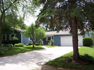 459 Roane Ln, Valparaiso, IN 46385