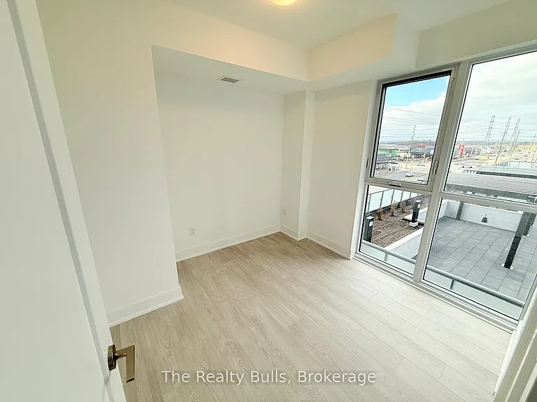 2545 Simcoe St N #516 — Photo 10