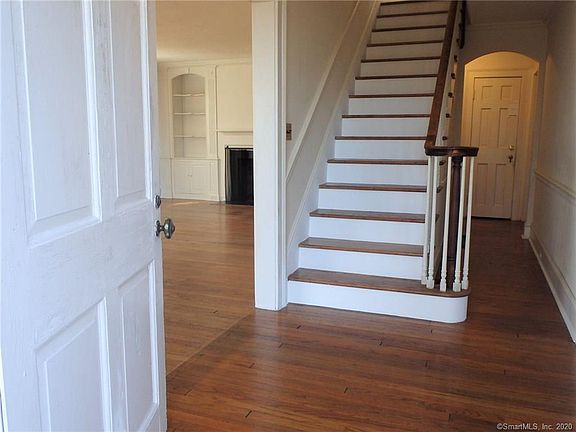 5th image of 323 Olmstead Hill Rd