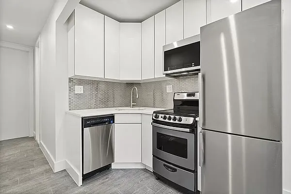 Rented by Brookhaus Capital Inc | media 8