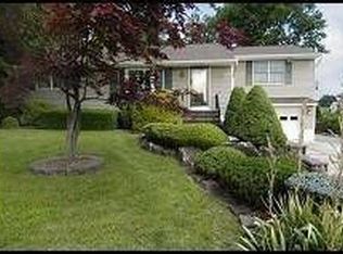 30 Kievit Rd, Wayne, NJ 07470