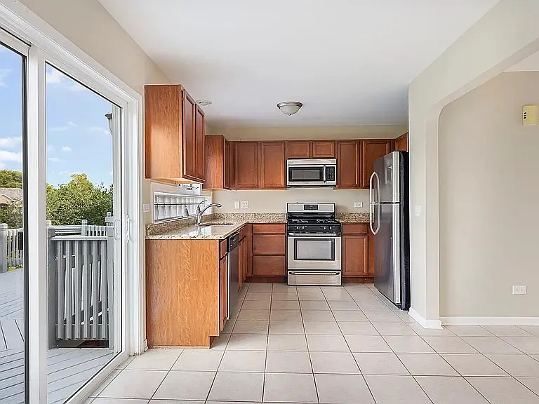 34191 N Horseshoe Ln — Photo 2
