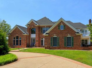 2301 N Ballas Rd, Saint Louis, MO 63131