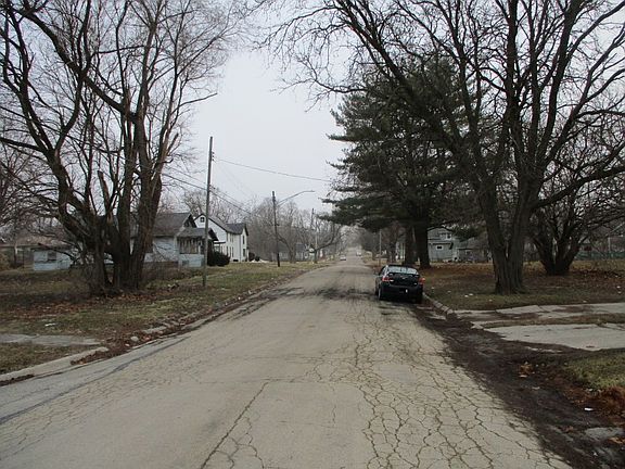 5th image of 502 Stewart Ave