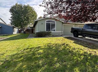 1514 NE 5th St, Redmond, OR 97756
