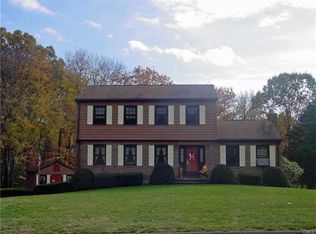 21 Laurel Glen Dr, Shelton, CT 06484