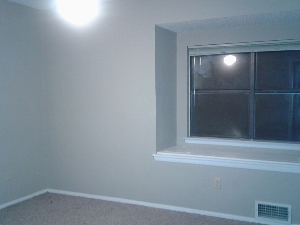 Building Photo 5