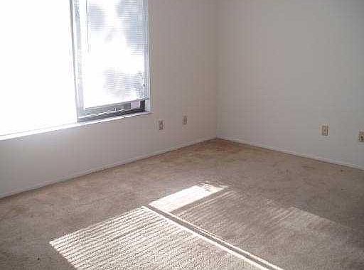 4th image of 2333 SE Seamist St