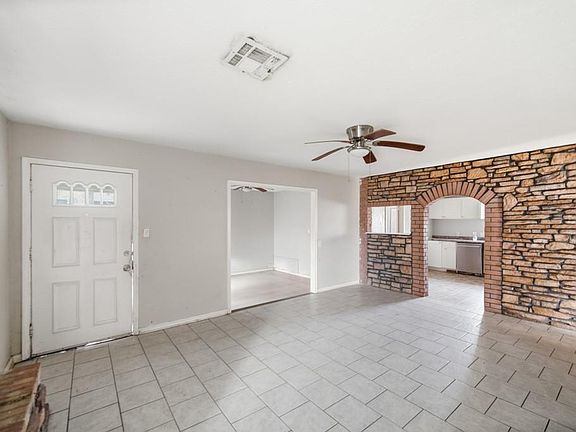 3rd image of 8654 Sonneville Dr