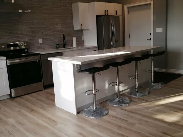 198 Scott St, Saint Catharines, ON L2N 5T3