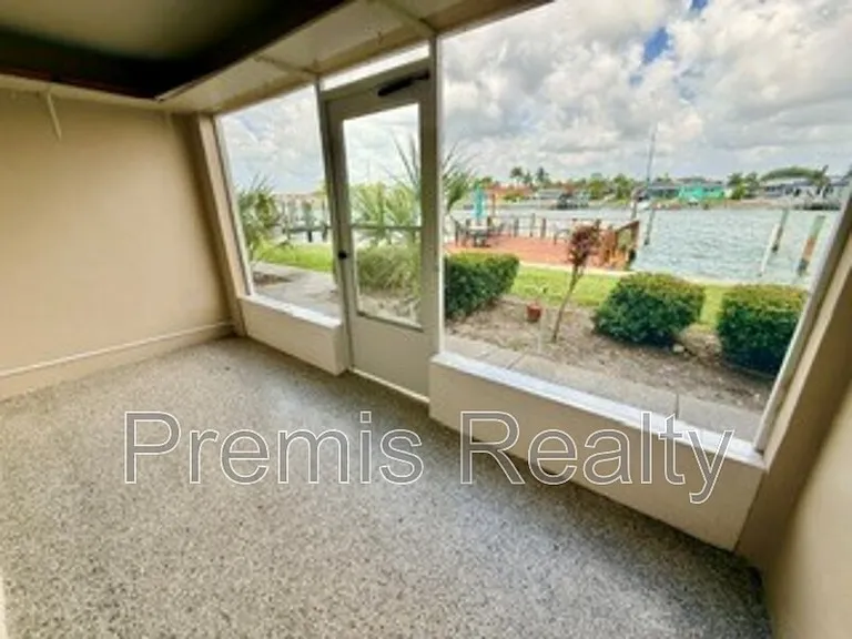 333 Island Way #1 — Photo 4