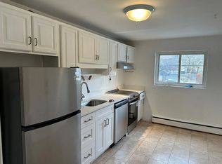 28 Bryon Rd APT 1, Chestnut Hill, MA 02467