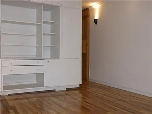 Rented by R New York | media 36