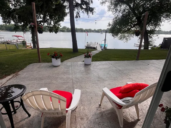 1829 E Grand Ave, Lake Villa, IL 60046