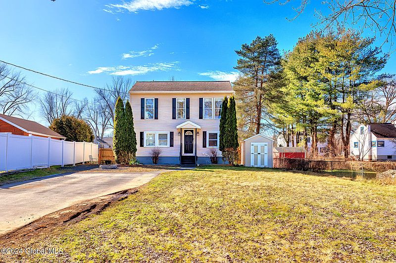 2nd image of 9 New Hampshire Avenue