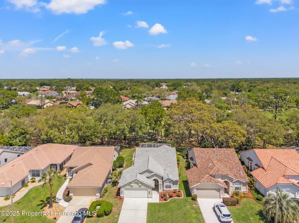 9375 French Quarters Cir, Weeki Wachee, FL 34613