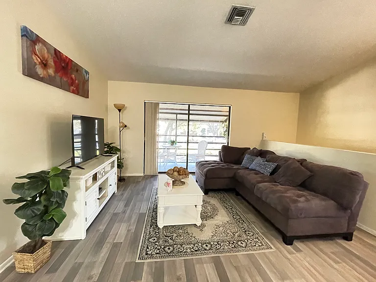 8418 Gardens Cir — Photo 1
