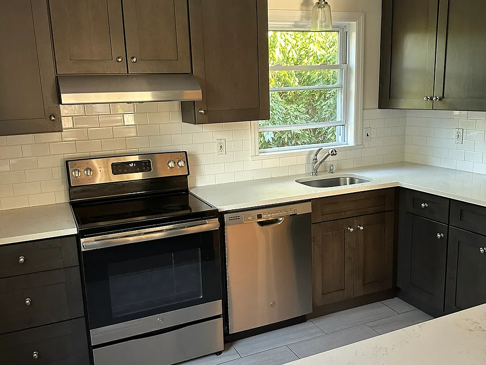 30 Summit Rd #2
