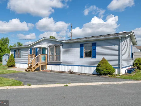 11 Boxwood Blvd, Columbia, PA 17512